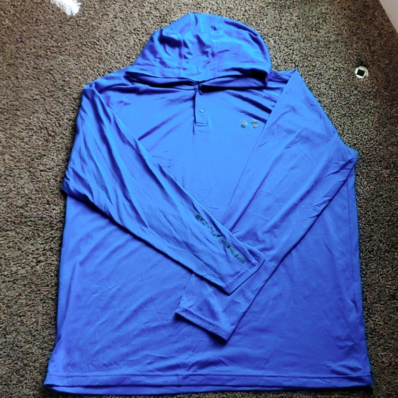 Very good condition Under armor long sleeved tshirt/hoodie - Picture 1 of 4